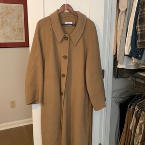 Gorgeous camel wool coat